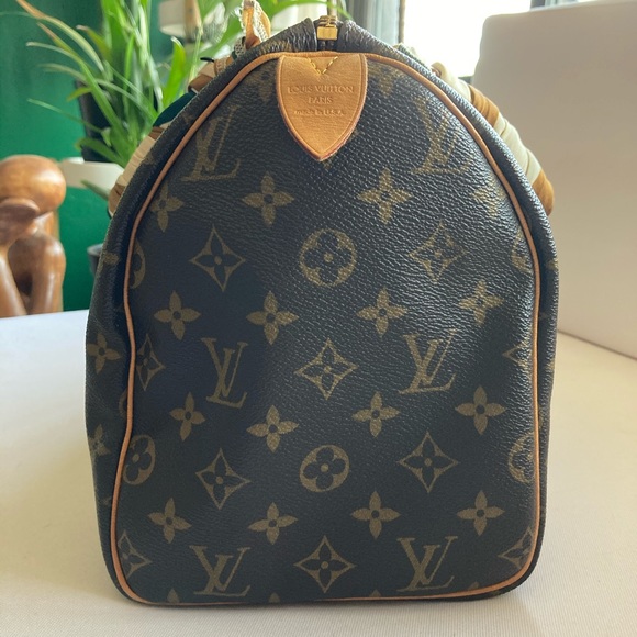 *SOLD* Louis Vuitton Speedy 30 - Picture 4 of 13